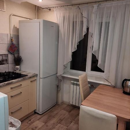 Квартира Возле Вокзала Kamianske Exterior foto